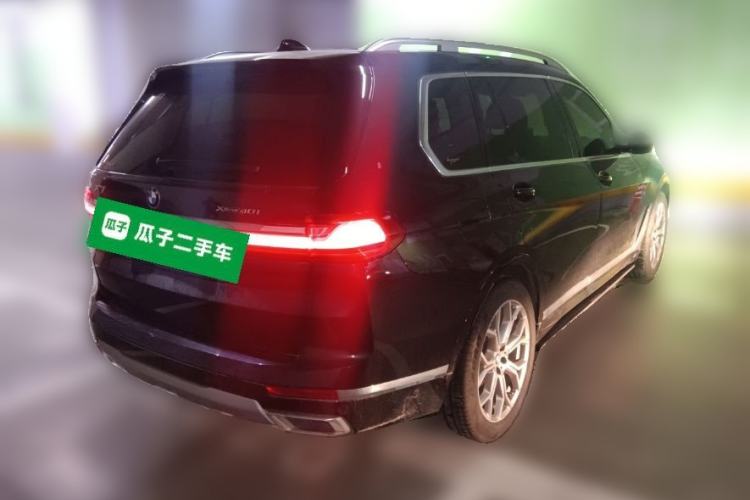 Used BMW X7 2019 xDrive40i Luxury Package with Leading Features Rear Right 45 Deg