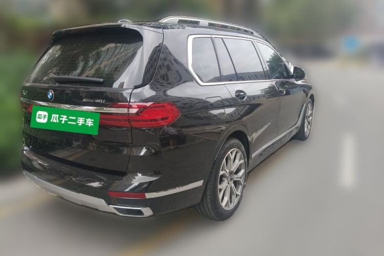 Used BMW X7 2019 xDrive40i Luxury Package with Leading Features Rear Right 45 Deg