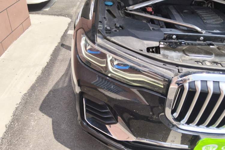 Used BMW X7 2019 xDrive40i Luxury Package with Leading Features Right Front Headlight