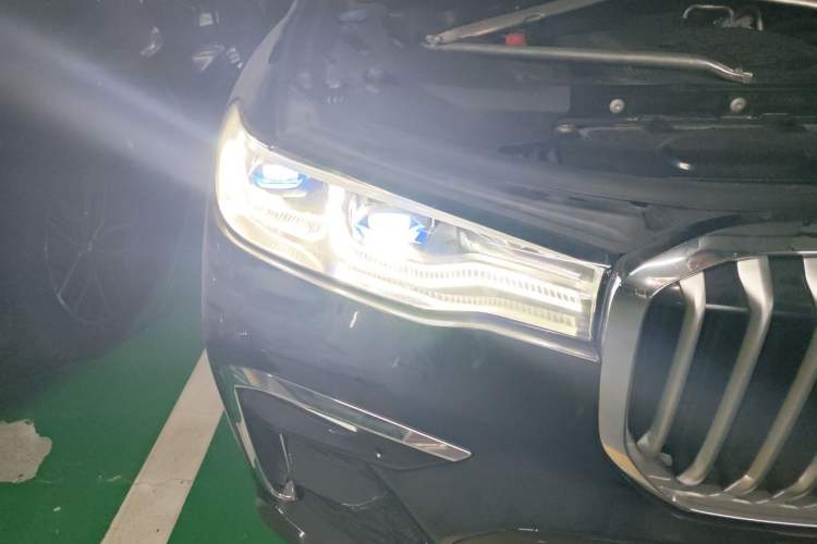 Used BMW X7 2019 xDrive40i Luxury M Sport Package Right Front Headlight