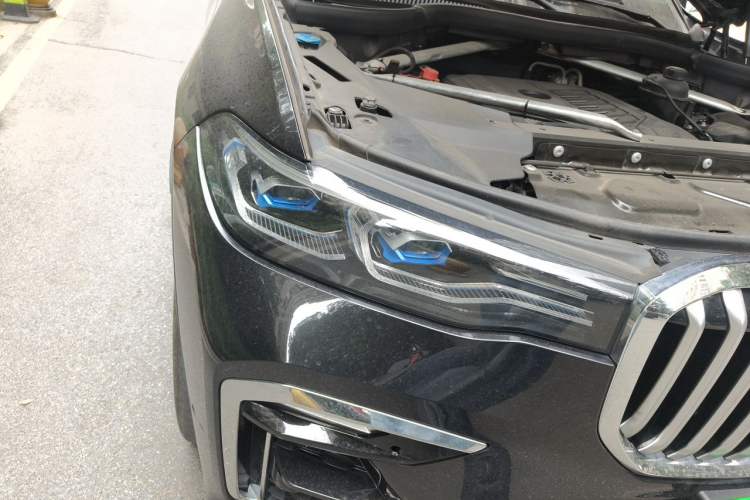 Used BMW X7 2019 xDrive40i Executive Model M Sport Package Right Front Headlight