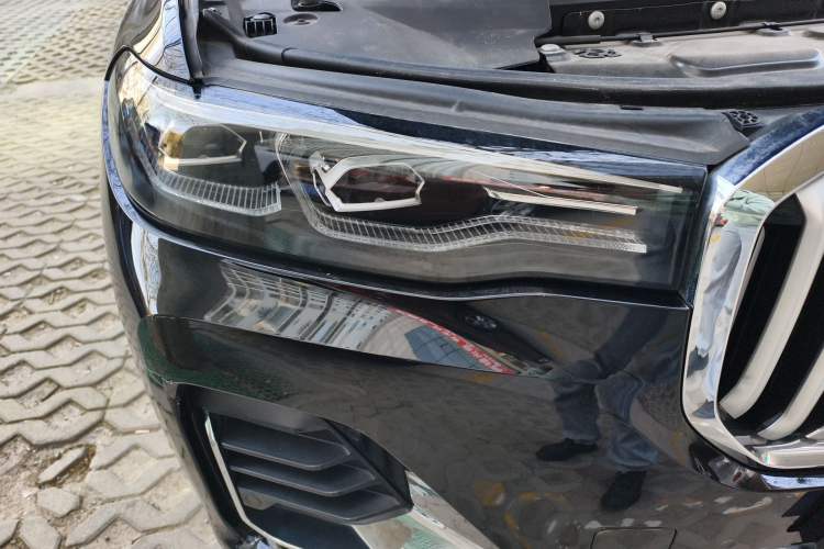 Used BMW X7 2019 xDrive40i Luxury Package with Leading Features Right Front Headlight
