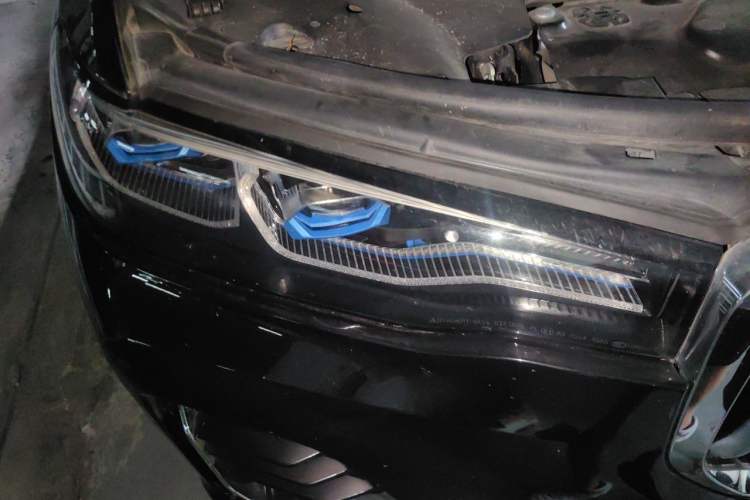 Used BMW X7 2019 xDrive40i Luxury Package with Leading Features Right Front Headlight