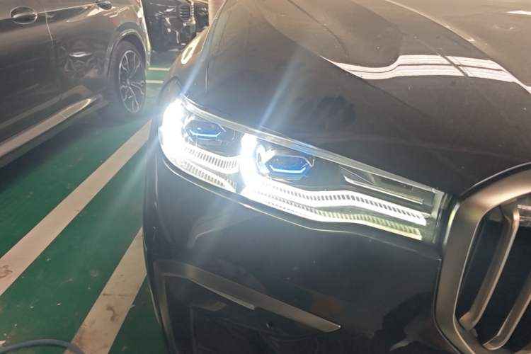 Used BMW X7 2019 xDrive40i Executive Model M Sport Package Right Front Headlight