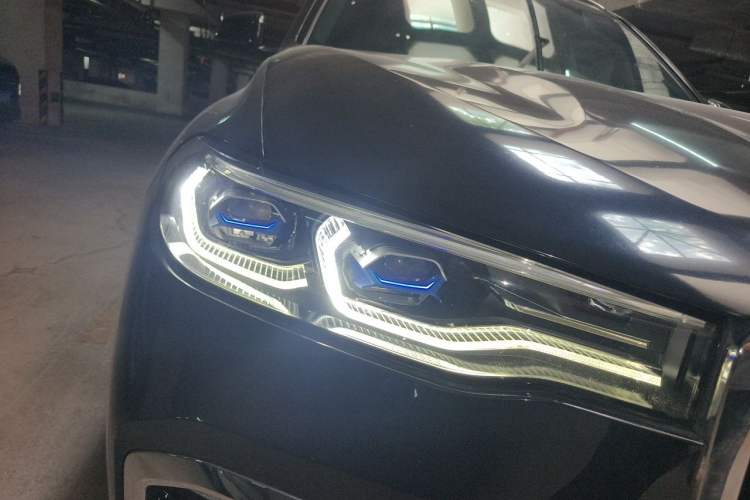 Used BMW X7 2019 xDrive40i Luxury M Sport Package Right Front Headlight