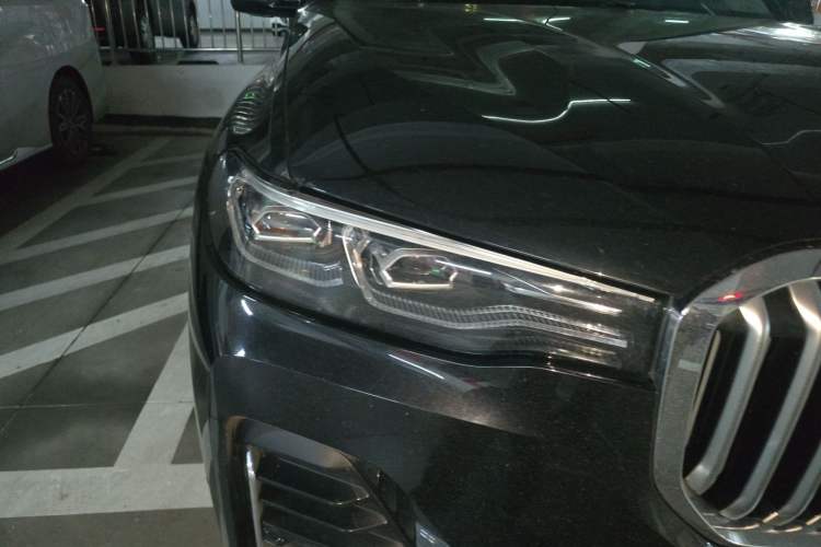 Used BMW X7 2019 xDrive40i Luxury Package with Leading Features Right Front Headlight