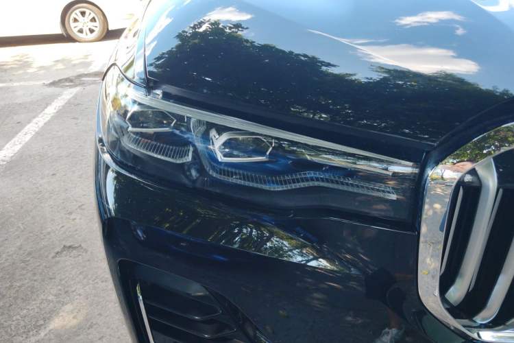 Used BMW X7 2019 xDrive40i Luxury Package with Leading Features Right Front Headlight