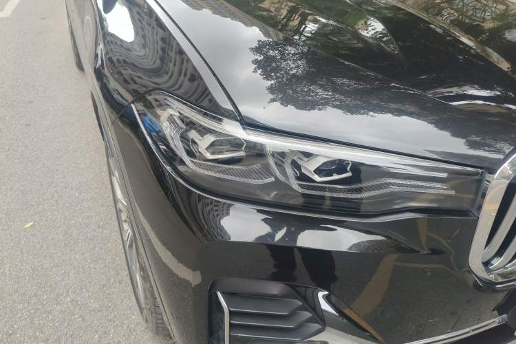 Used BMW X7 2019 xDrive40i Luxury Package with Leading Features Right Front Headlight