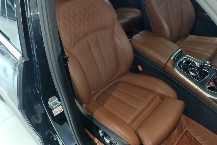 Used BMW X7 2019 xDrive40i Luxury M Sport Package Right Front Seat