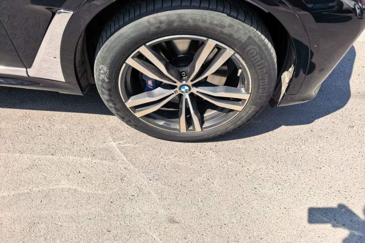 Used BMW X7 2019 xDrive40i Luxury M Sport Package Right Front Wheel Hub