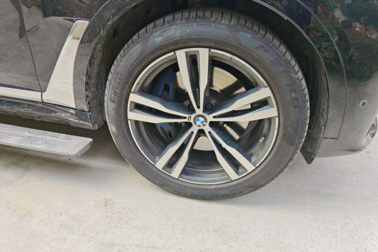 Used BMW X7 2019 xDrive40i Luxury M Sport Package Right Front Wheel Hub