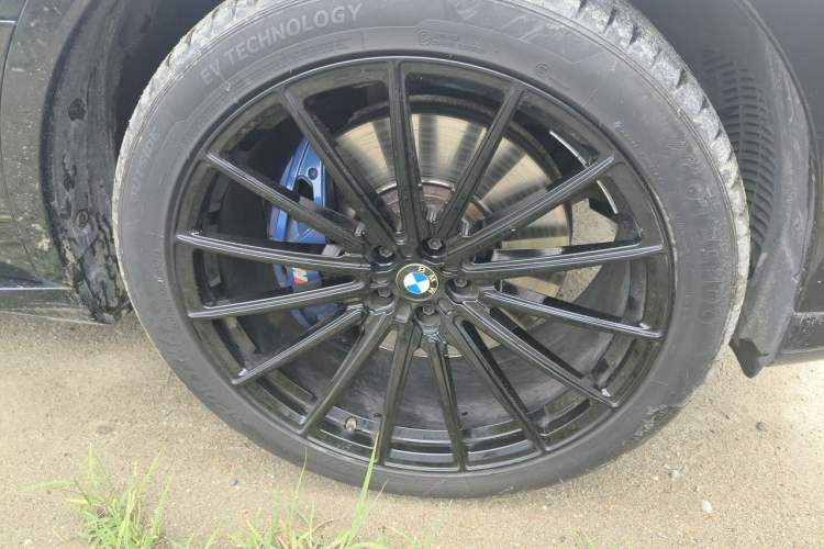Used BMW X7 2019 xDrive40i Luxury M Sport Package Right Front Wheel Hub