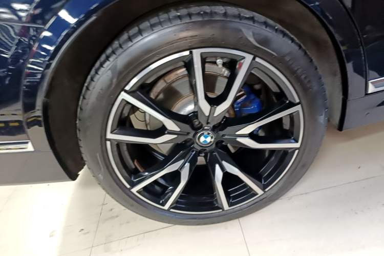 Used BMW X7 2019 xDrive40i Executive Model M Sport Package Right Rear Wheel Hub