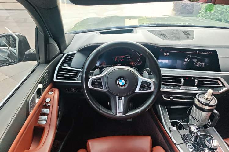 Used BMW X7 2019 xDrive40i Luxury M Sport Package Steering Wheel