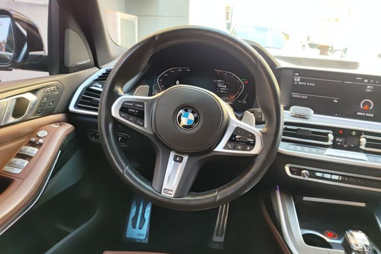 Used BMW X7 2019 xDrive40i Luxury M Sport Package Steering Wheel