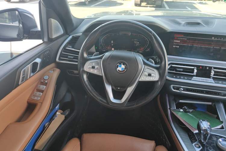 Used BMW X7 2019 xDrive40i Personalized Limited Edition Luxury Package Steering Wheel