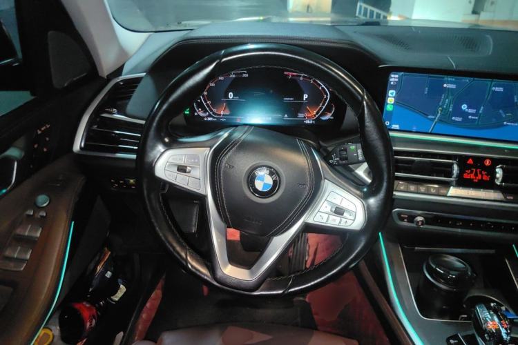 Used BMW X7 2019 xDrive40i Luxury Package with Leading Features Steering Wheel