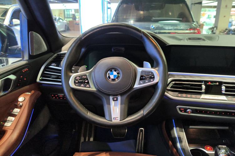 Used BMW X7 2019 xDrive40i Executive Model M Sport Package Steering Wheel