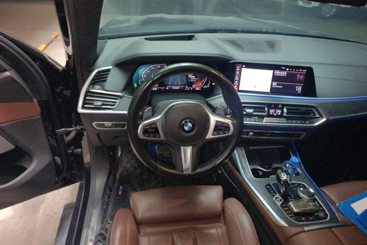Used BMW X7 2019 xDrive40i Luxury M Sport Package Steering Wheel