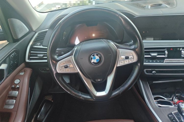 Used BMW X7 2019 xDrive40i Luxury Package with Leading Features Steering Wheel