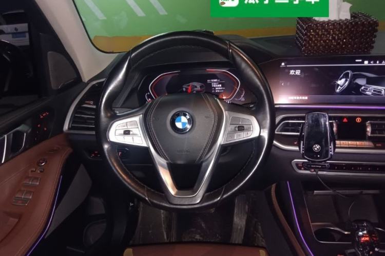 Used BMW X7 2019 xDrive40i Luxury Package with Leading Features Steering Wheel