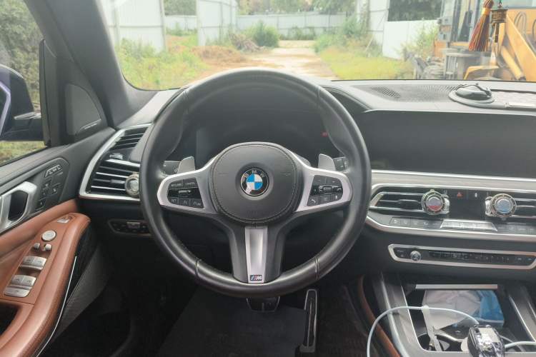 Used BMW X7 2019 xDrive40i Luxury M Sport Package Steering Wheel