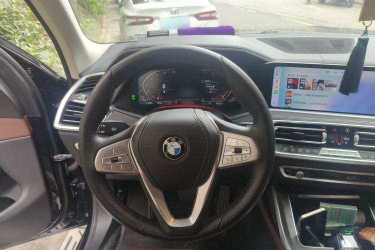 Used BMW X7 2019 xDrive40i Luxury Package with Leading Features Steering Wheel