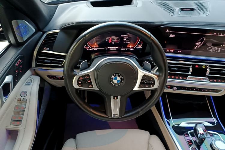 Used BMW X7 2019 xDrive40i Executive Model M Sport Package Steering Wheel