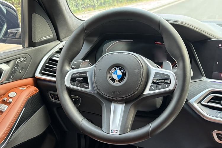 Used BMW X7 2019 xDrive40i Luxury M Sport Package Steering Wheel