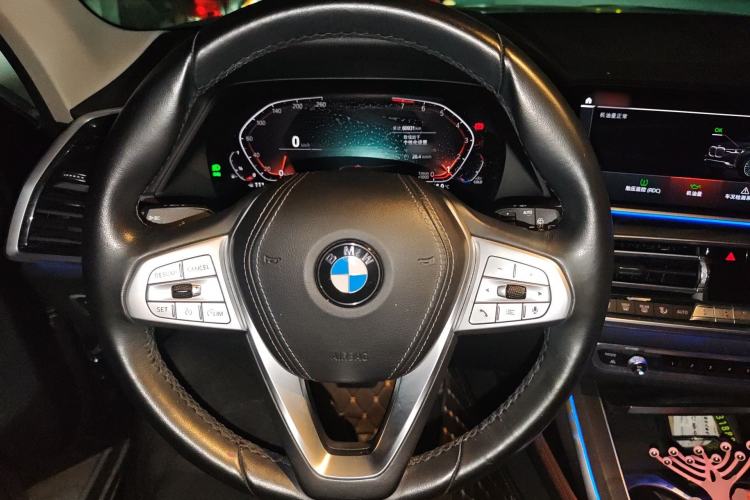 Used BMW X7 2019 xDrive40i Luxury Package with Leading Features Steering Wheel