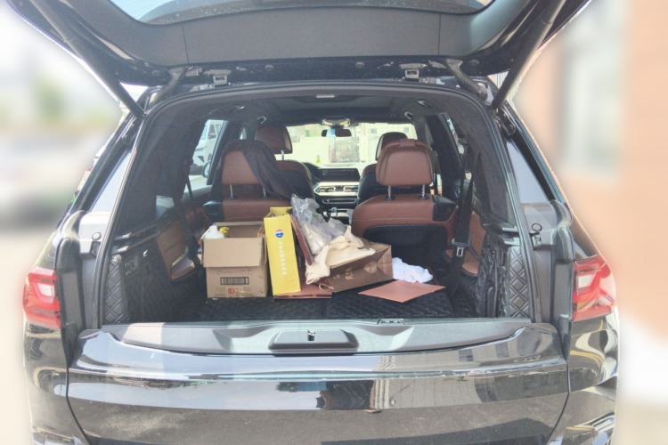 Used BMW X7 2019 xDrive40i Luxury Package with Leading Features Trunk