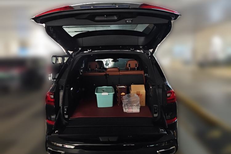 Used BMW X7 2019 xDrive40i Luxury M Sport Package Trunk