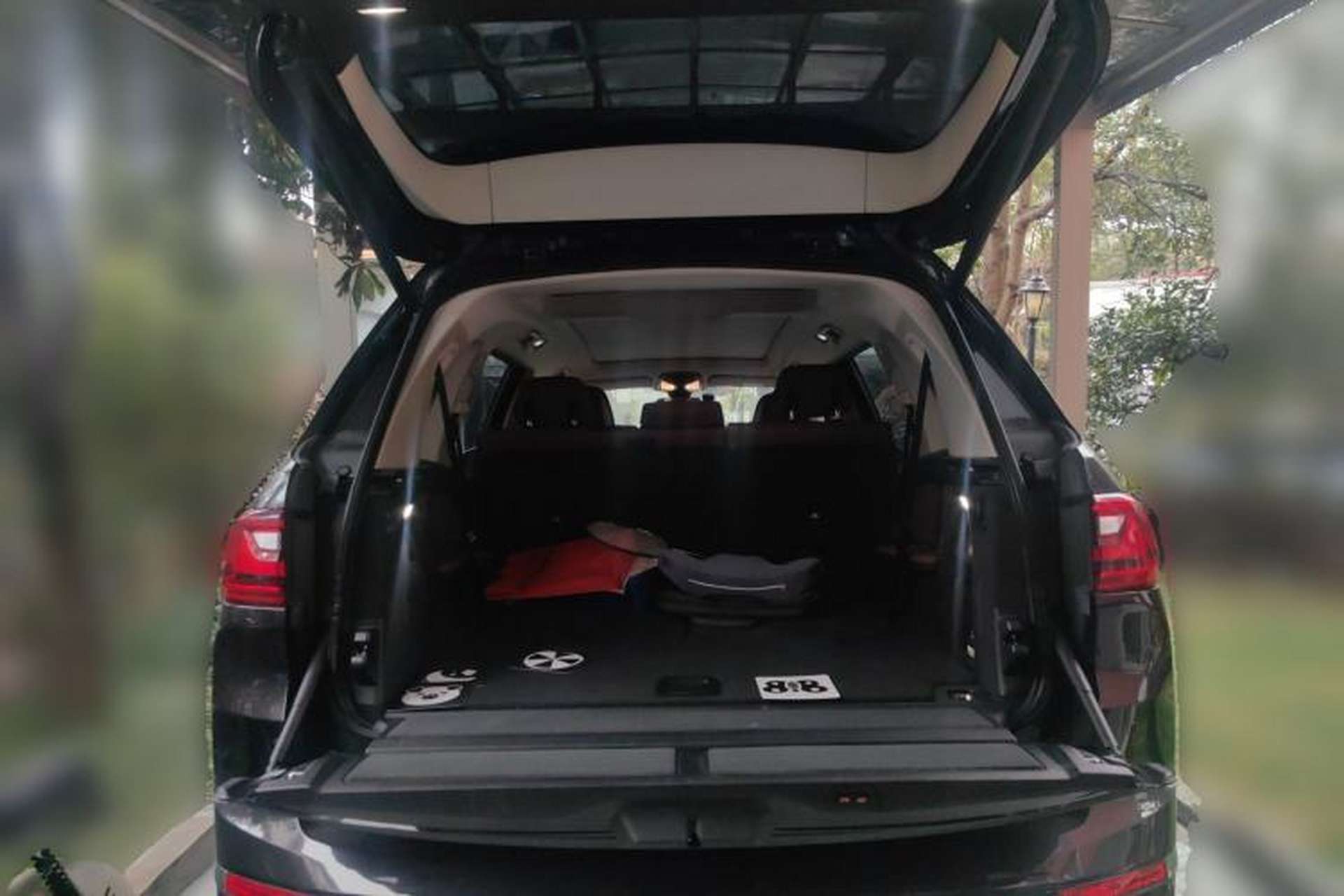 Used BMW X7 2019 xDrive40i Luxury Package with Leading Features Trunk