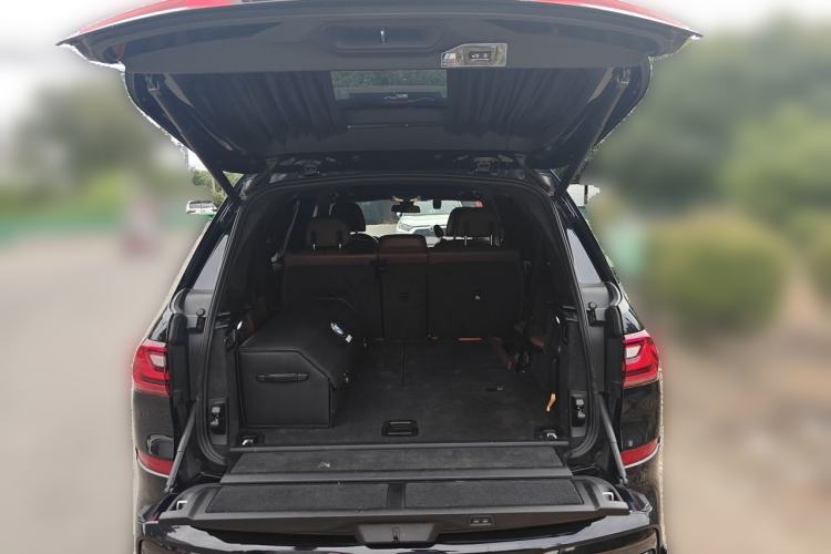 Used BMW X7 2019 xDrive40i Luxury M Sport Package Trunk