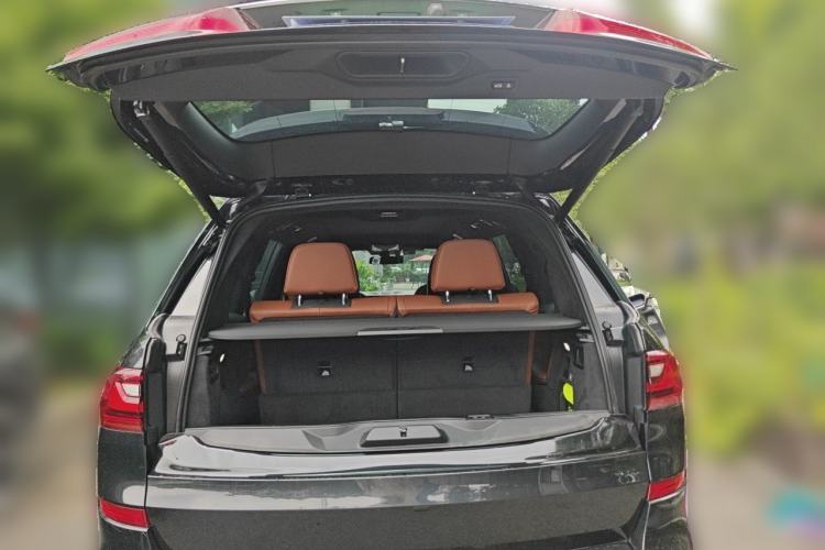 Used BMW X7 2019 xDrive40i Executive Model M Sport Package Trunk