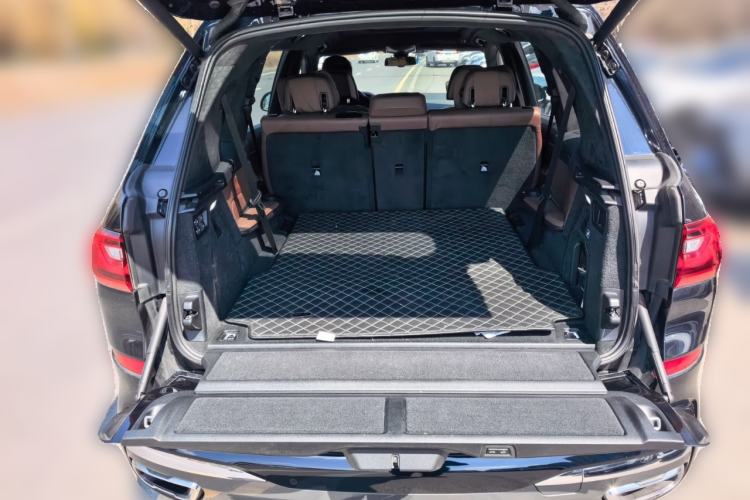 Used BMW X7 2019 xDrive40i Luxury M Sport Package Trunk
