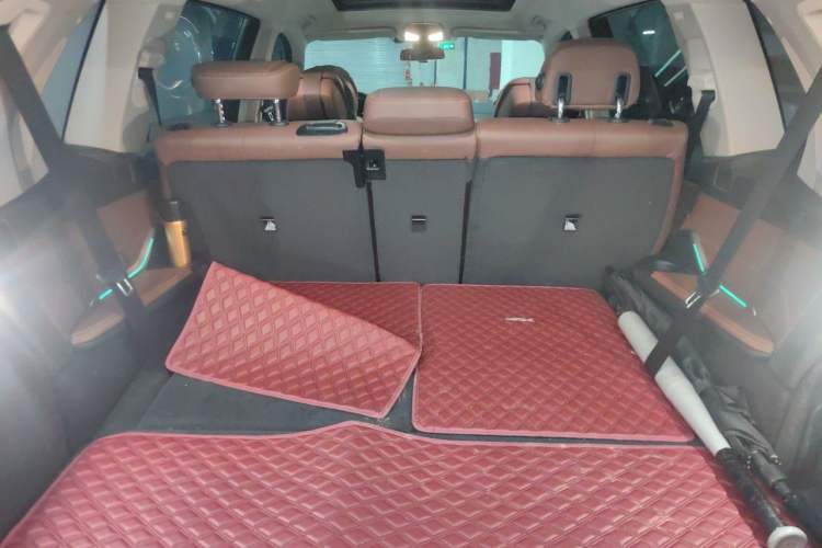 Used BMW X7 2019 xDrive40i Luxury Package with Leading Features Trunk