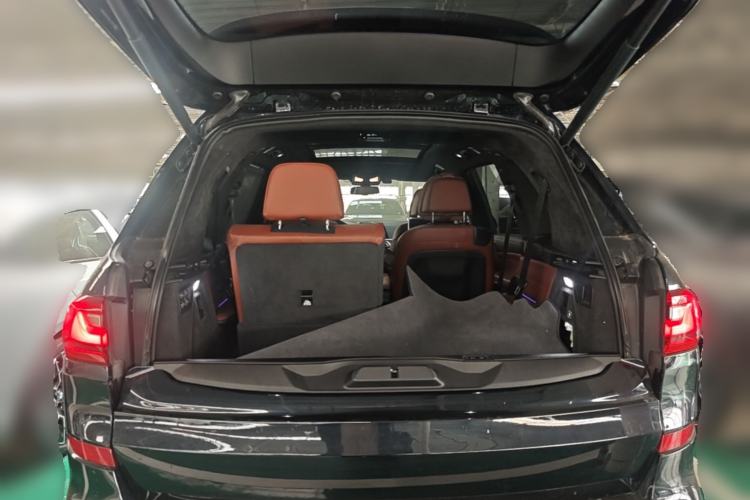 Used BMW X7 2019 xDrive40i Executive Model M Sport Package Trunk
