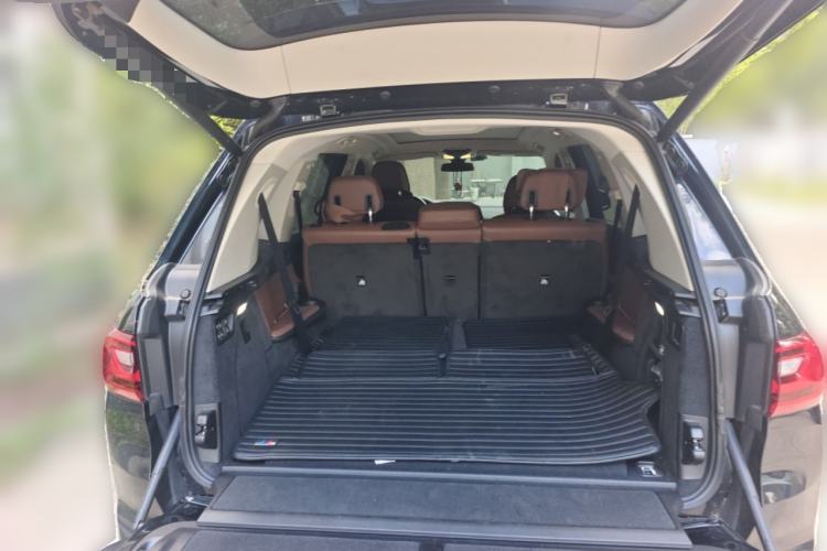 Used BMW X7 2019 xDrive40i Luxury Package with Leading Features Trunk
