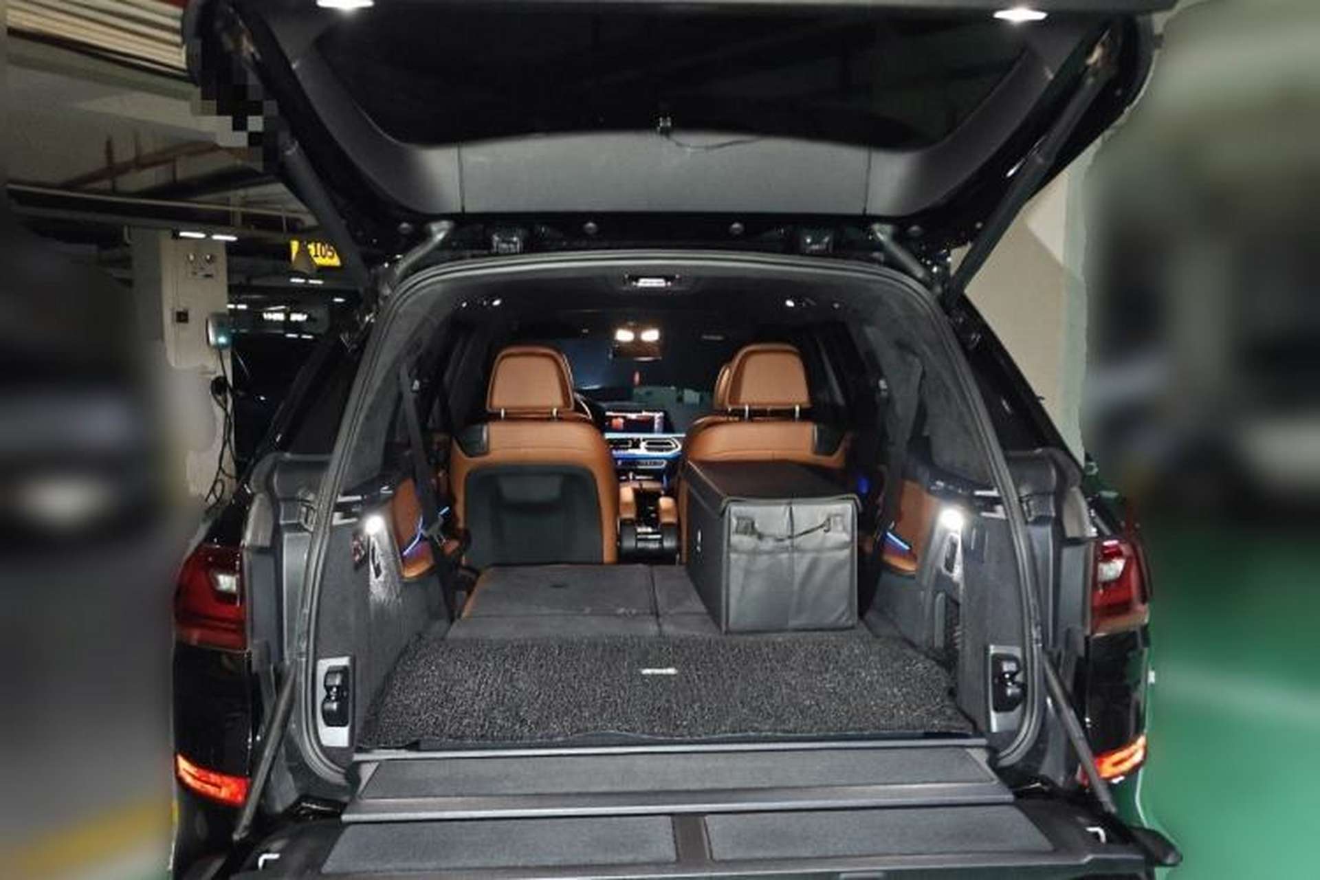 Used BMW X7 2019 xDrive40i Luxury M Sport Package Trunk