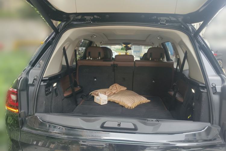 Used BMW X7 2019 xDrive40i Luxury Package with Leading Features Trunk