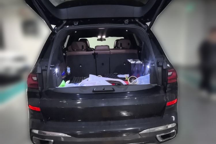 Used BMW X7 2019 xDrive40i Luxury M Sport Package Trunk