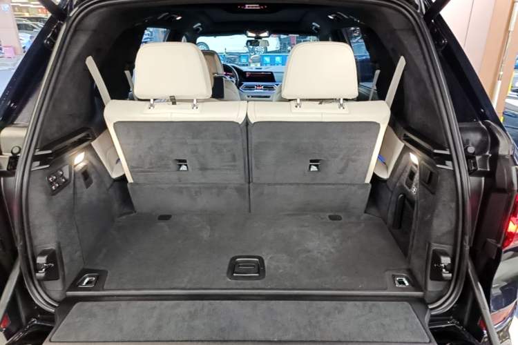 Used BMW X7 2019 xDrive40i Executive Model M Sport Package Trunk