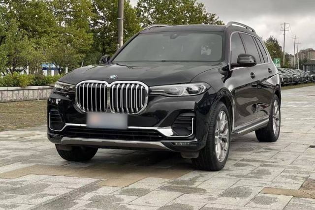 Used BMW X7 2019 xDrive40i Luxury Package with Leading Features