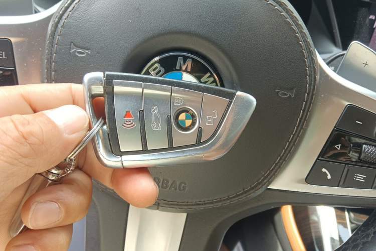 Used BMW X7  Vehicle Key