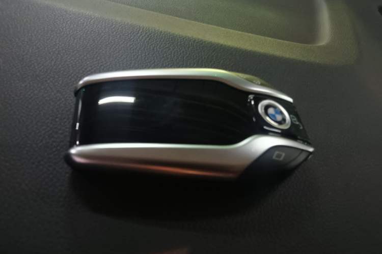 Used BMW X7 2019 xDrive40i Luxury Package with Leading Features Vehicle Key
