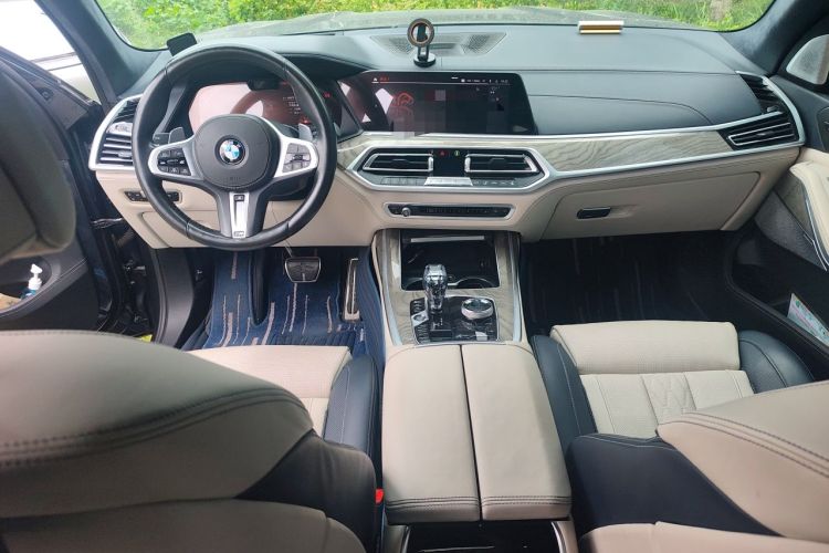 Used BMW X7 2019 xDrive40i Executive Model M Sport Package Center Console