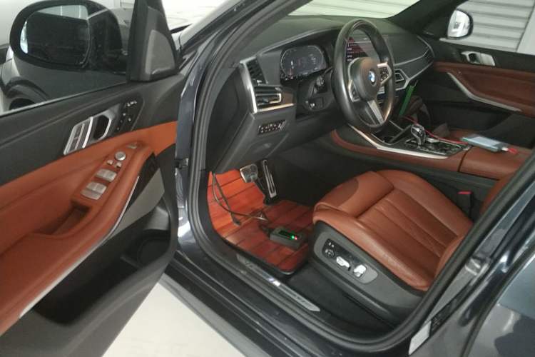 Used BMW X7 2019 xDrive40i Luxury M Sport Package Driver Seat