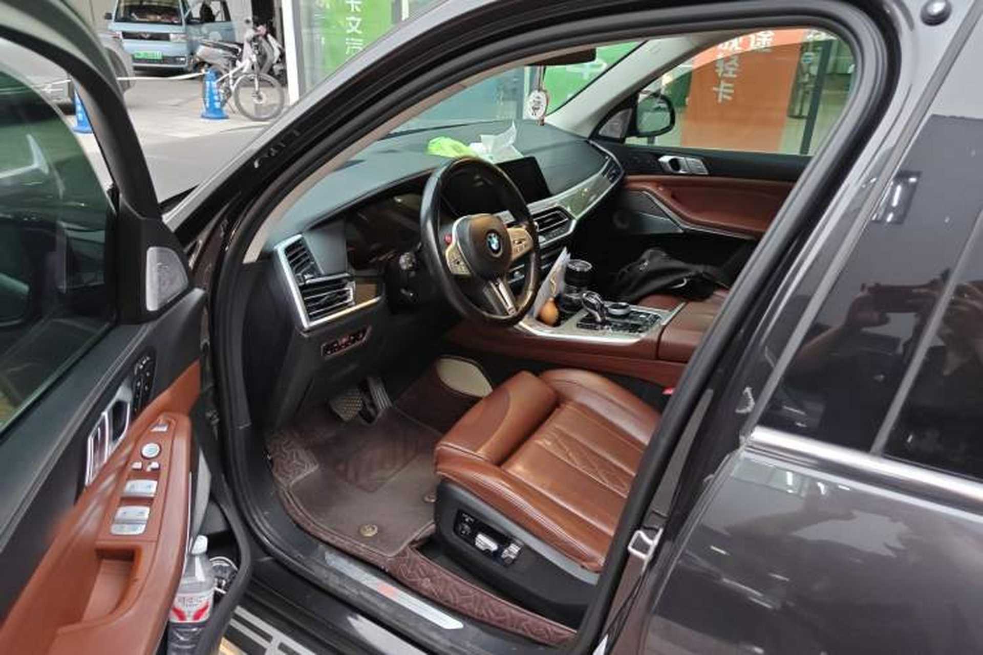 Used BMW X7 2019 xDrive40i Luxury Package with Leading Features Driver Seat