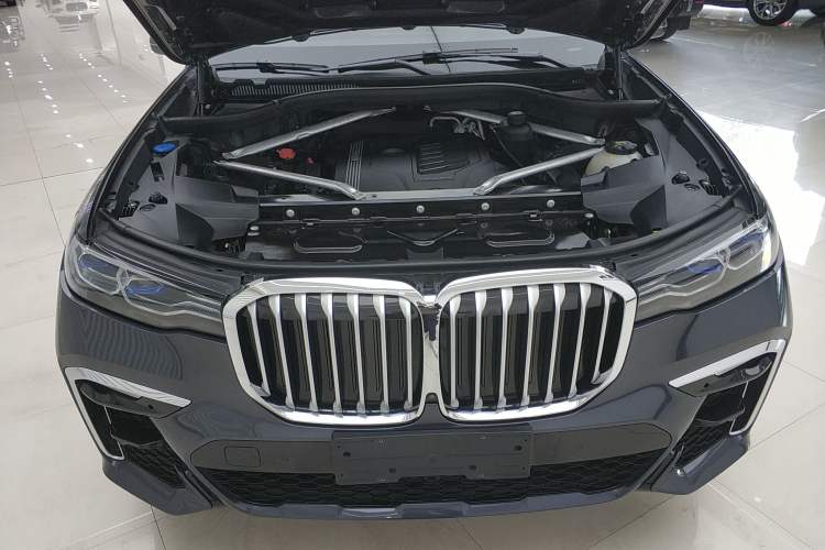 Used BMW X7 2019 xDrive40i Luxury M Sport Package Engine Bay